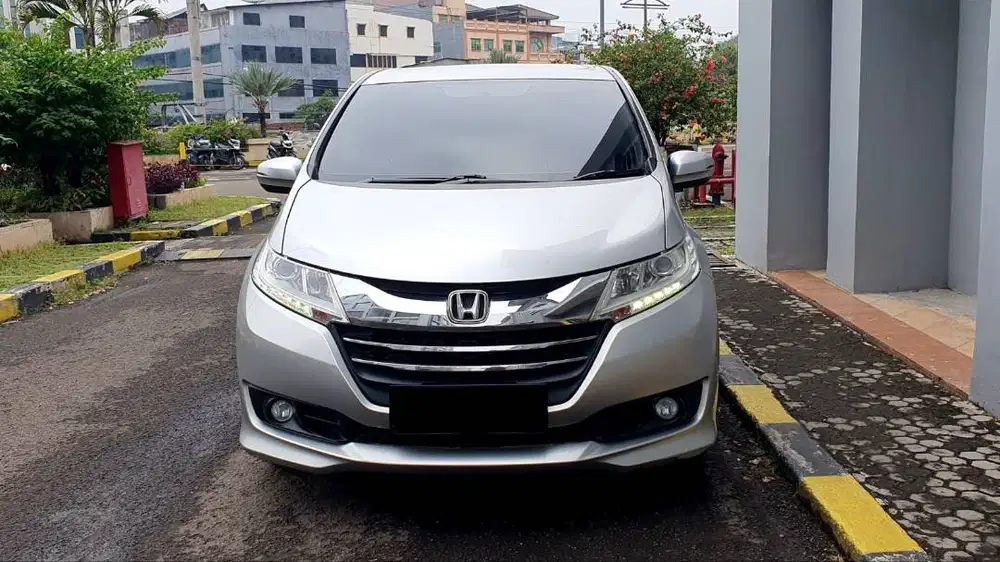 Honda Odyssey 2.4 S CVT AT Silver 2014 KM113rb Service Record