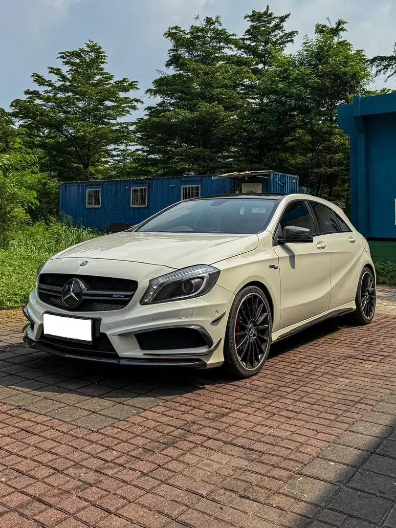 [LOW KM] Mercedes Benz A45 AMG 2015