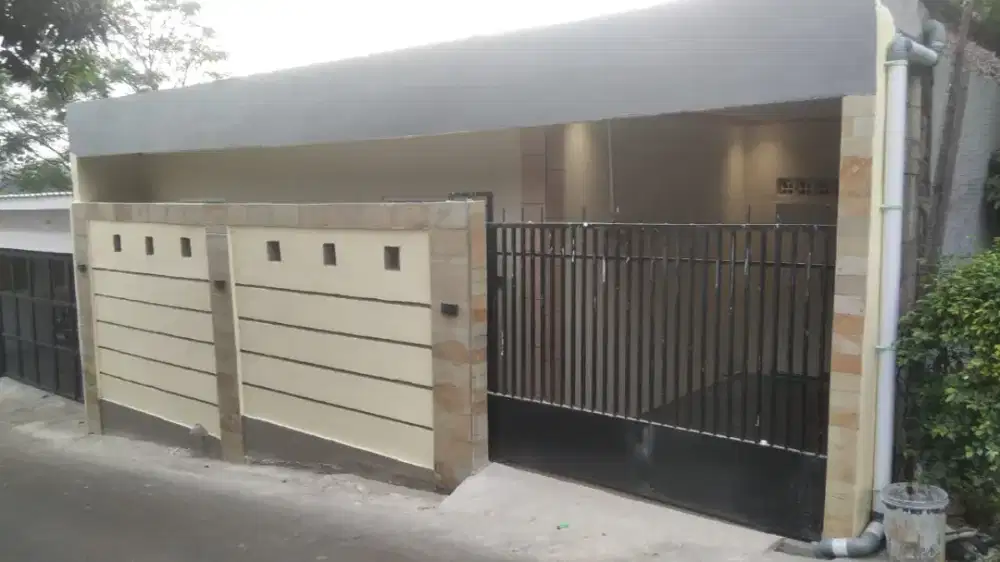 Dikontrakkan Rumah 2 lantai seperti Baru