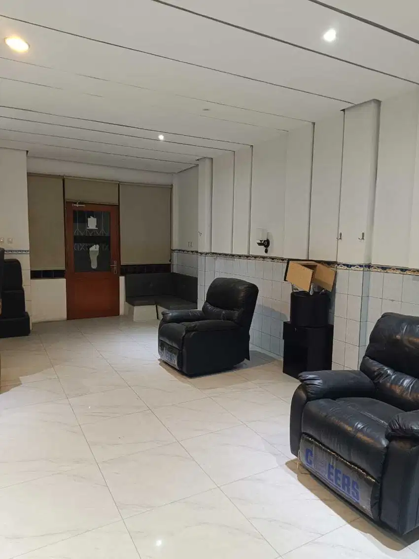 Disewakan/Dijual Ruko Siap Pakai Usaha Kantor di Dalem Kaum Bandung