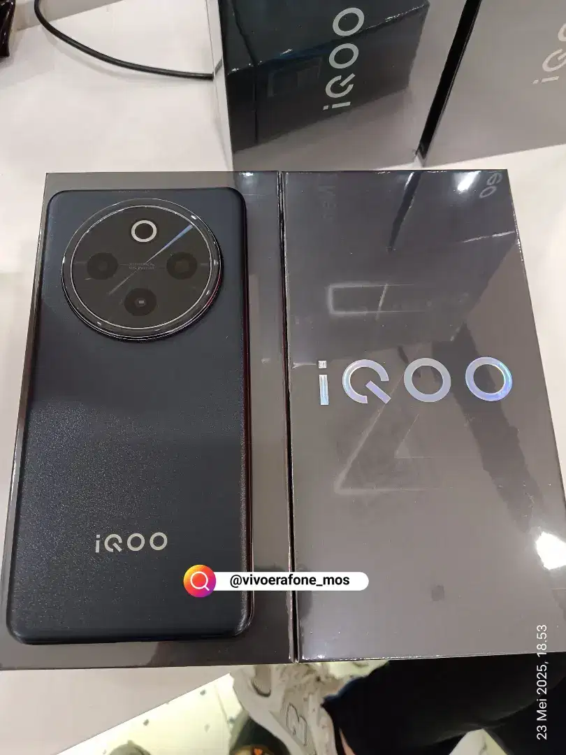 iQOO Z10 7300mAh