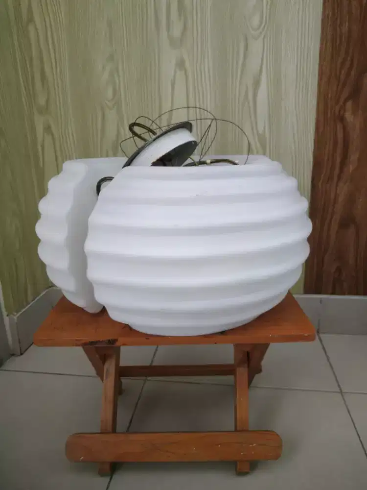 Lampu Kaca Gantung Ruang Tamu Dan Meja Makan