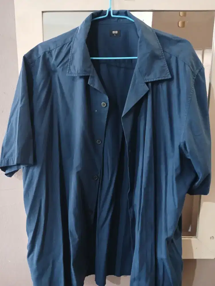 Jual Kemeja Uniqlo lengan pendek size L Blue Navy