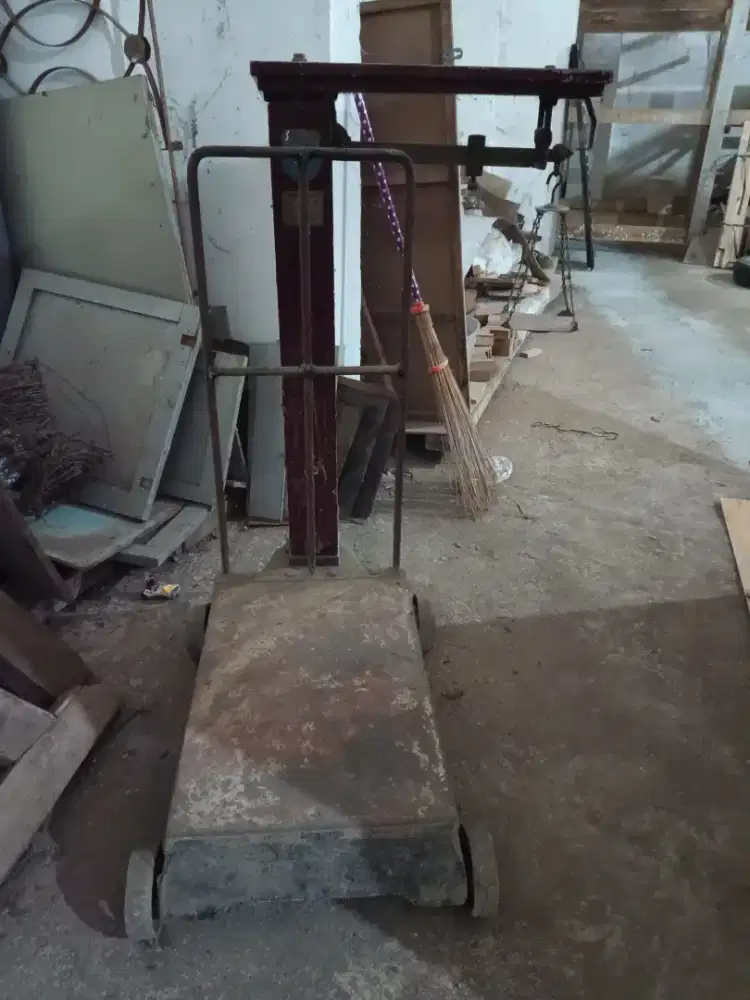 TIMBANGAN DUDUK MANUAL SIMA 300 KG