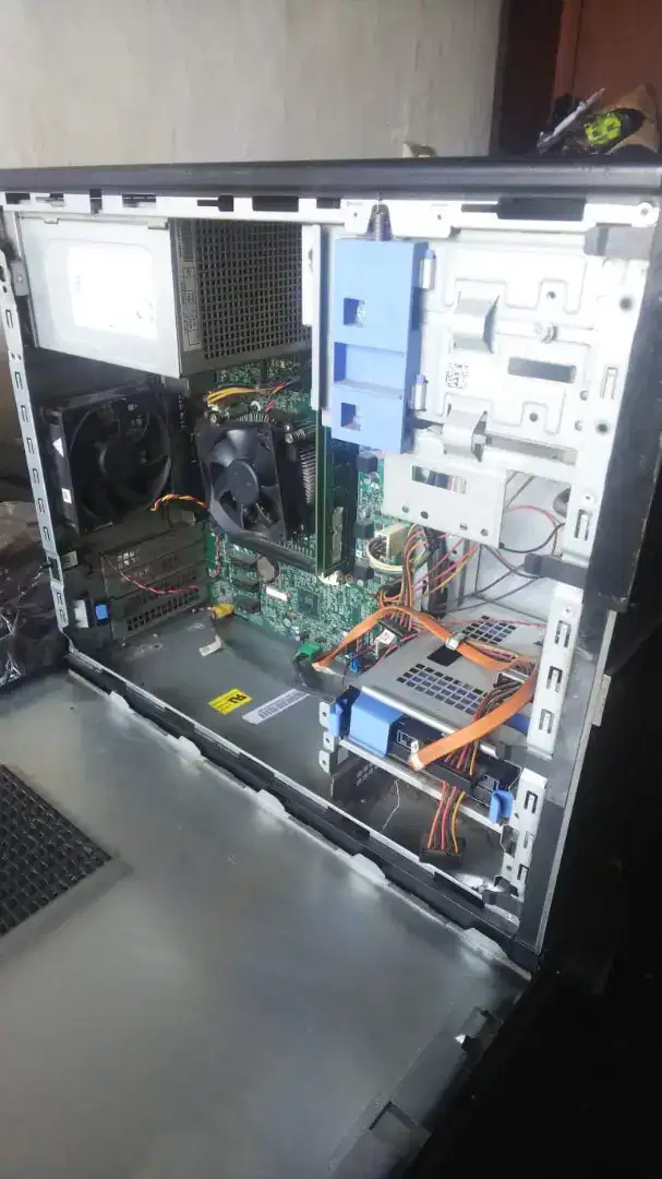 Core i3 gen 4 cpu dan monitor