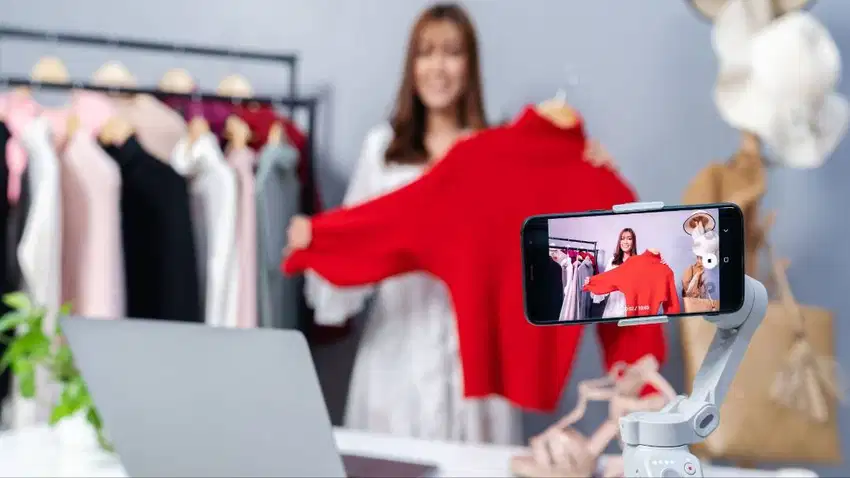 HOST LIVE STREAMING
