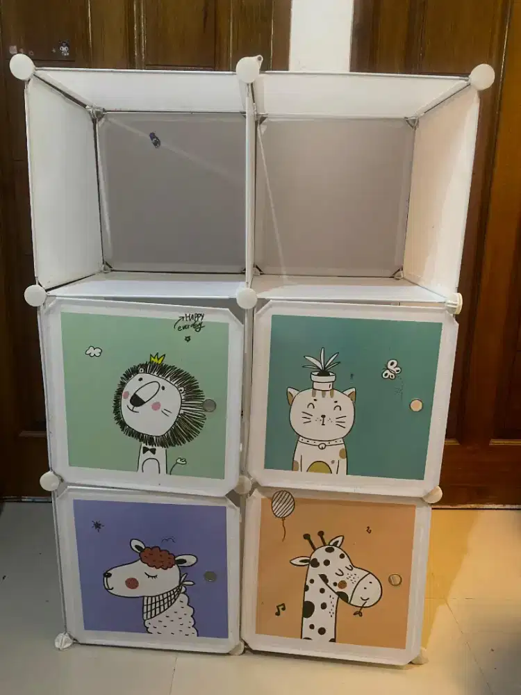 Lemari kotak plastik portable