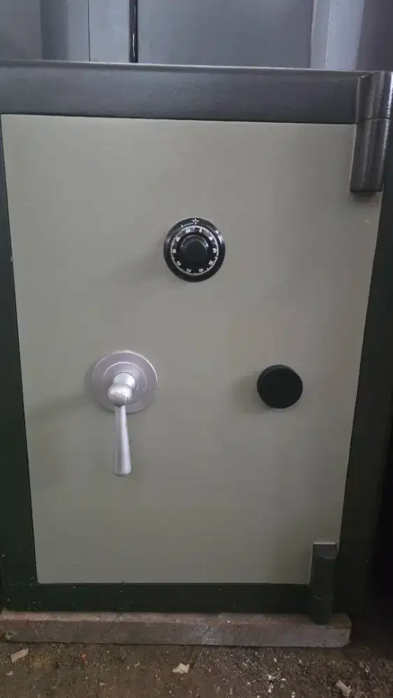 Brankas Tiger Star tinggi 80cm