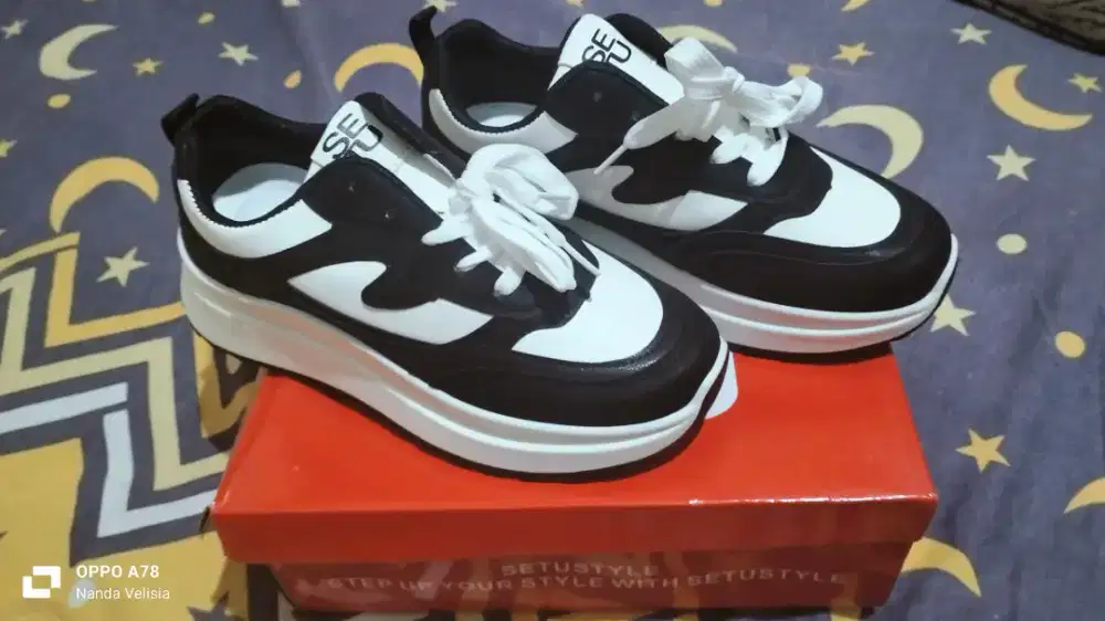 Sepatu Wanita Jual Rugi