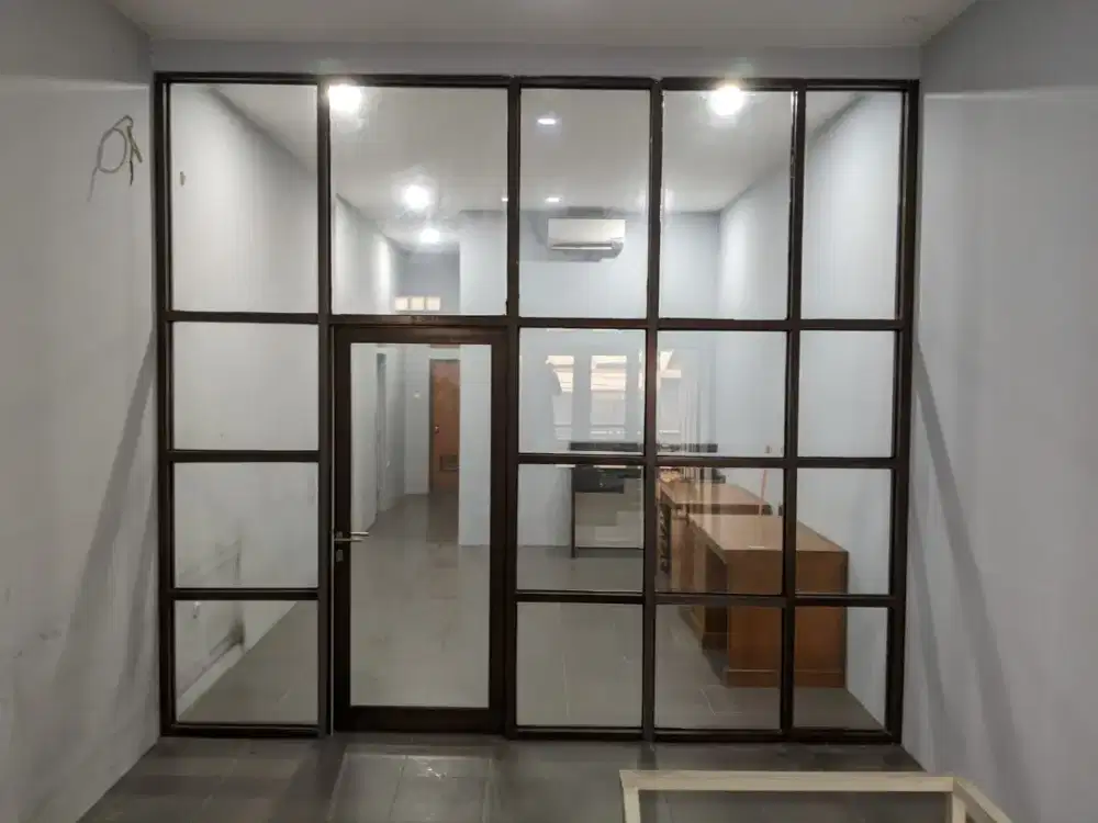 Jasa tukang kaca.partisi kaca.pintu.jendela dll