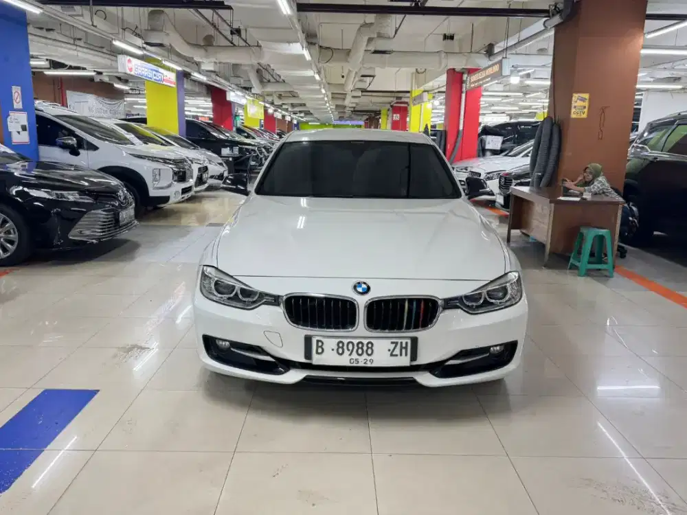 BMW 320i 2013 MATIC KM 70 RB DP 15 JUTA