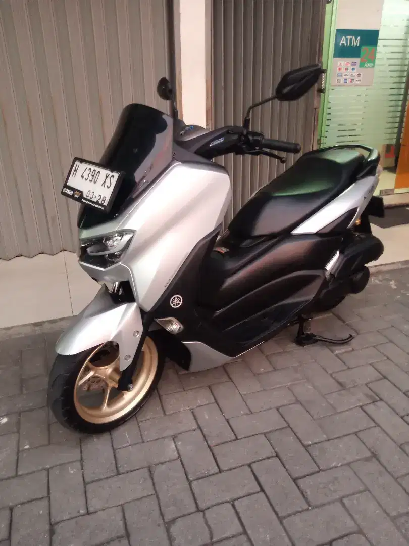 N Max 2023 keyless Silver