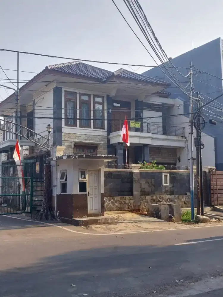 RUMAH DIJUAL CEPAT TINGKAT 2 LANTAI