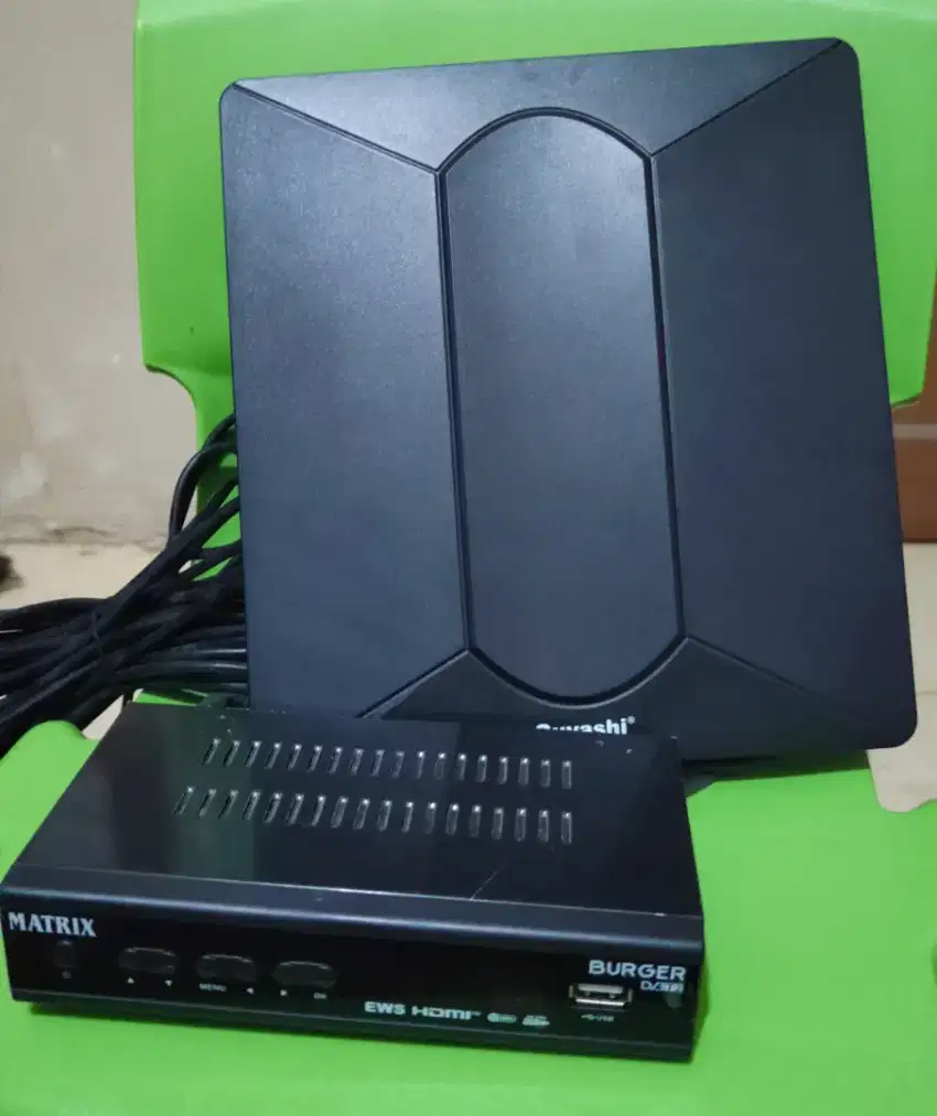 Set top box matrix dan antena dalam