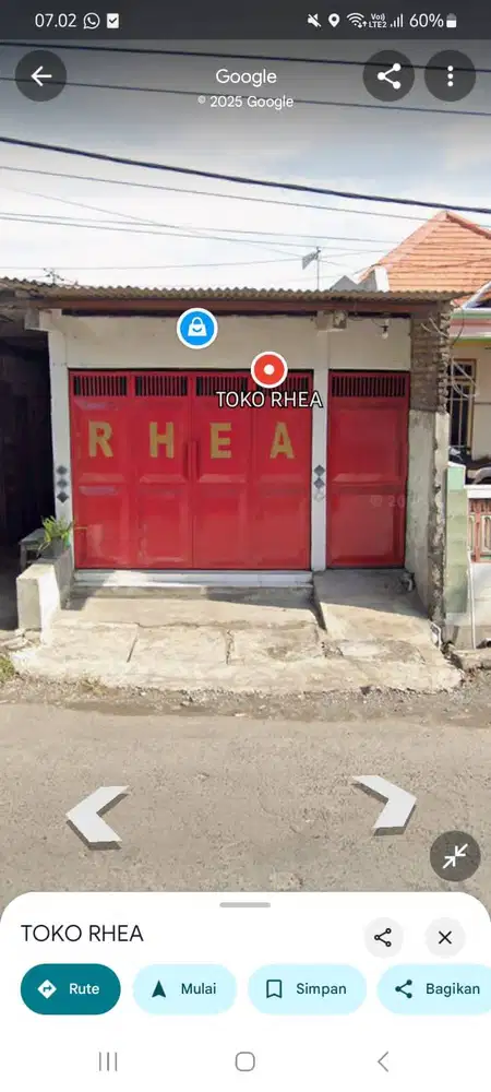 Toko depan jalan raya
