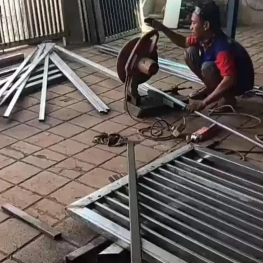 Tukang las perbaikan dan pasang pintu pagar teralis kanopi murah