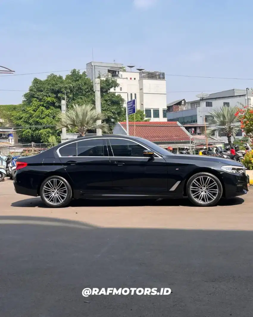 BMW 530i G30 M Sport CKD AT 2019 Black Hitam