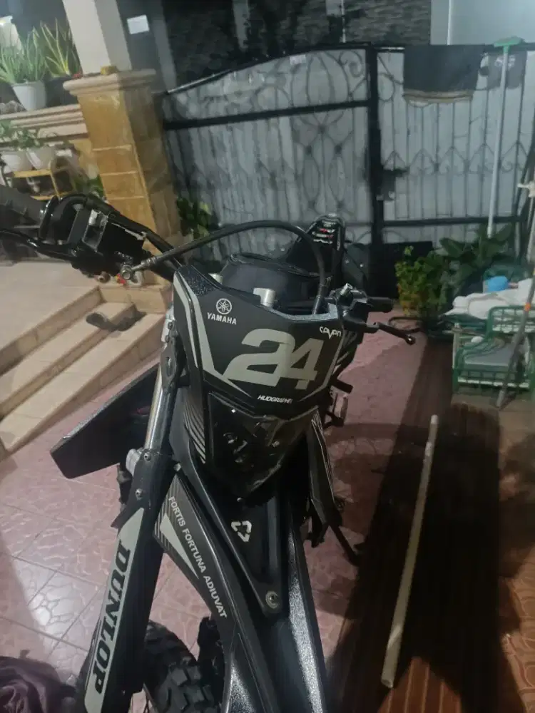 Yamaha WR155 (WR 155 R)