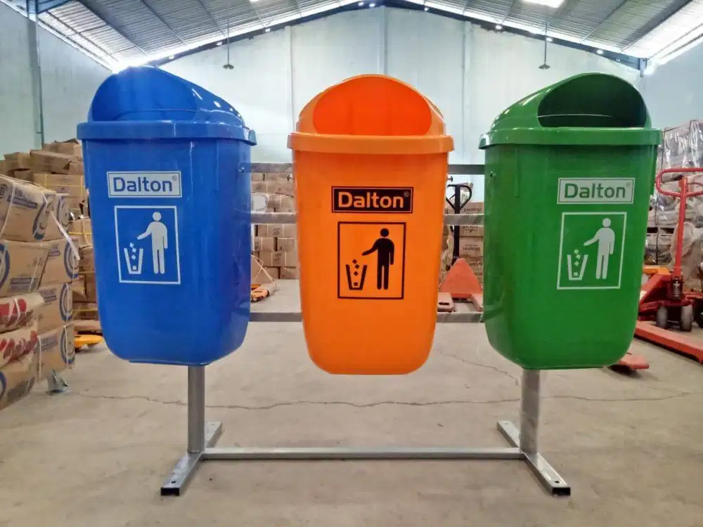 Tempat Sampah Dalton Tong Sampah Plastik HDPE 2 x 50 Liter (Set Tiang)