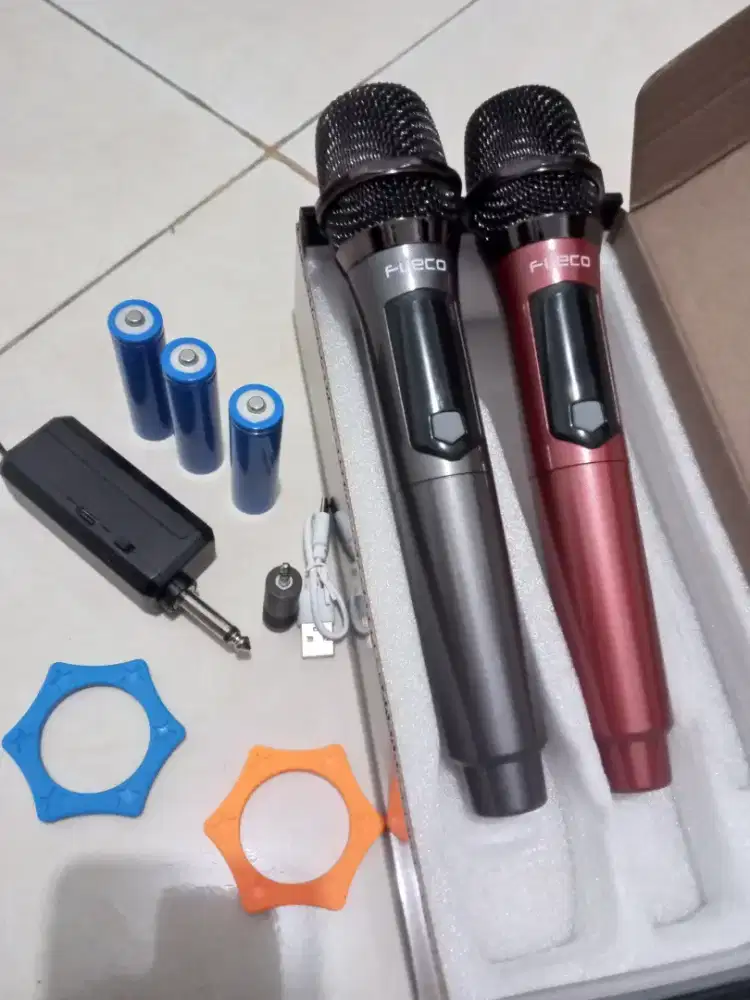 Mic wireless isi dua