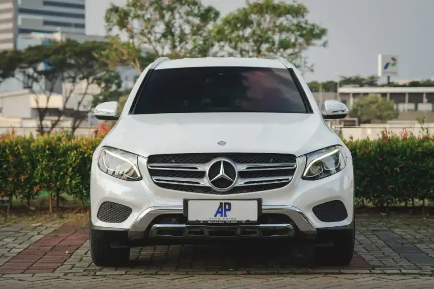 Mercy GLC250 AT 2016 Good Condition