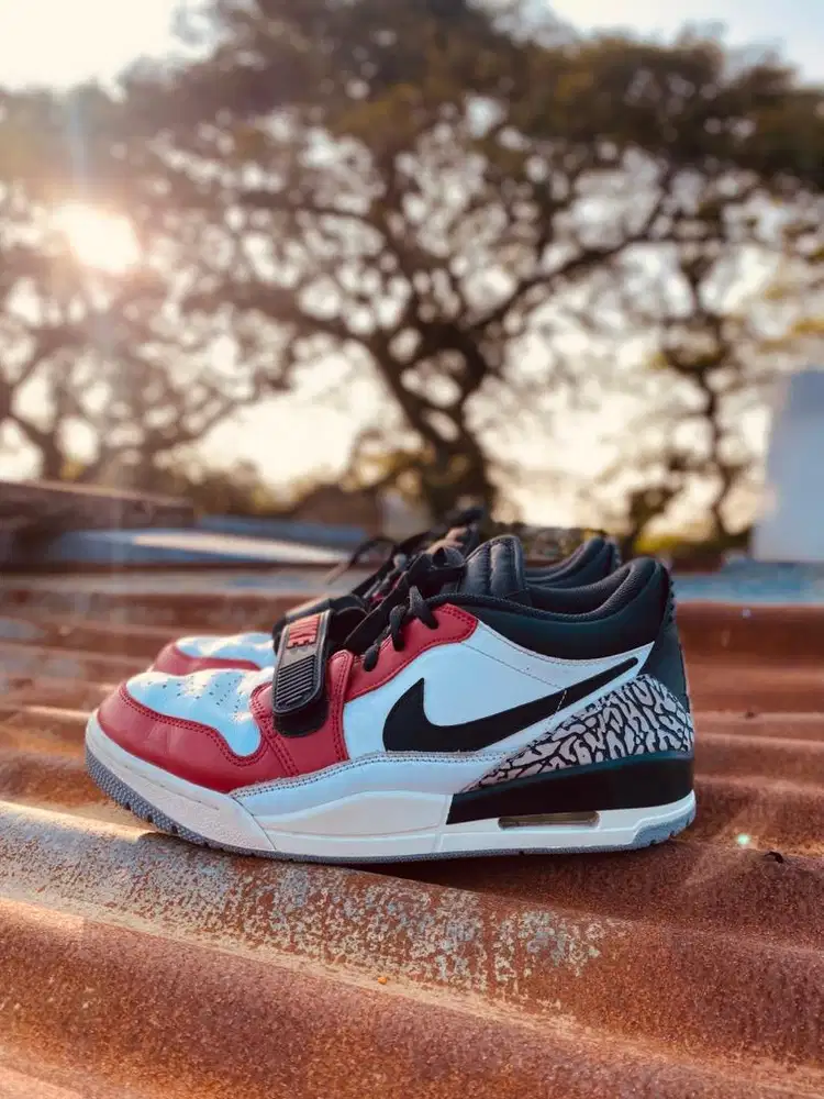 Sepatu Nike Air Jordan Low Legacy 312 Chicago Size 44