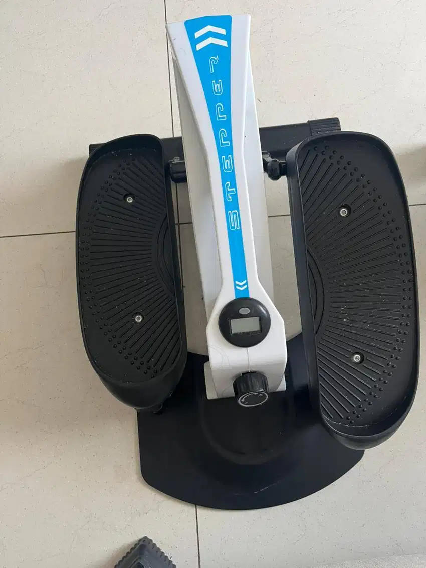 Stepper or portable elliptical mini Gym