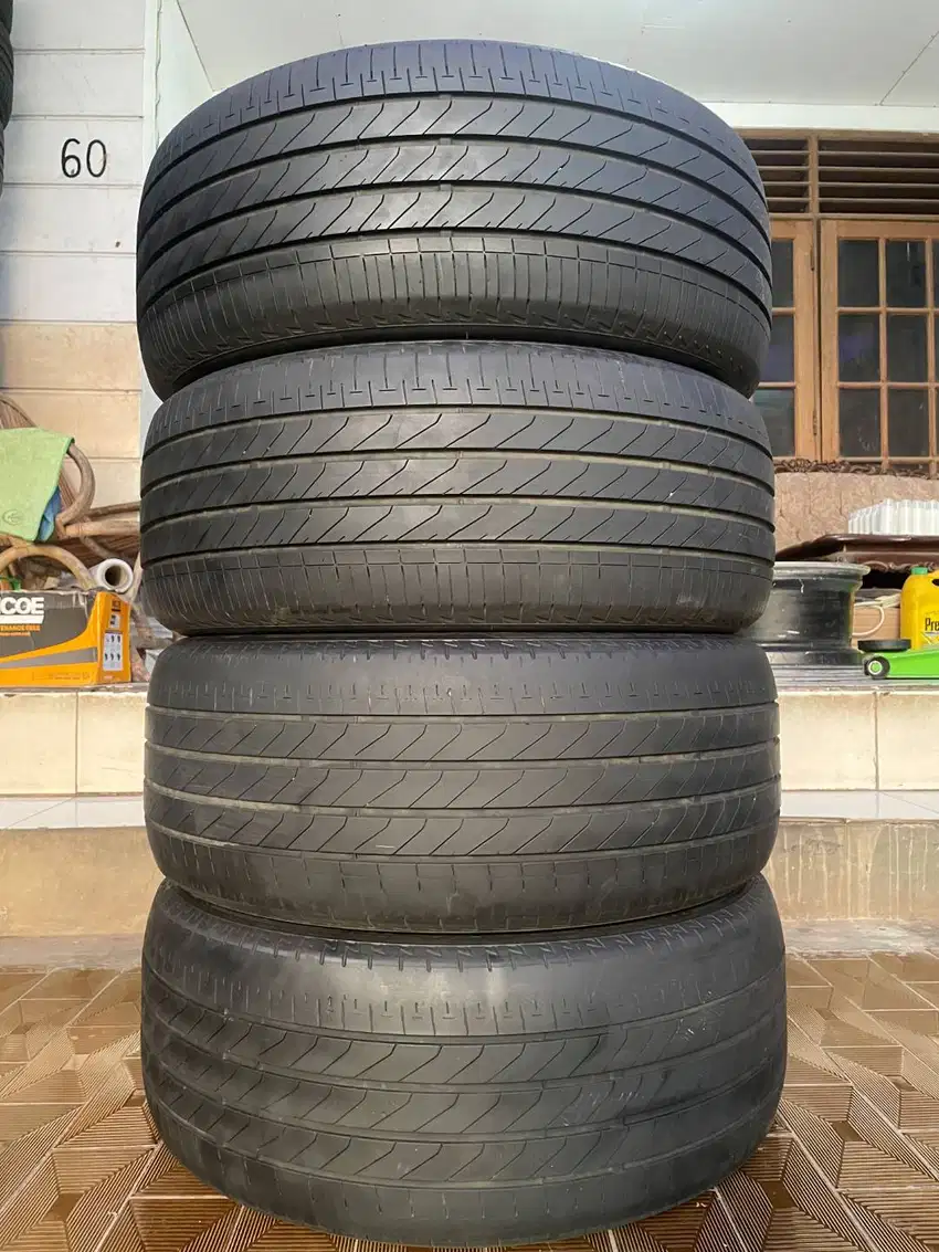 Ban Bridgestone Turanza T005A 235 50 r18 4Pcs