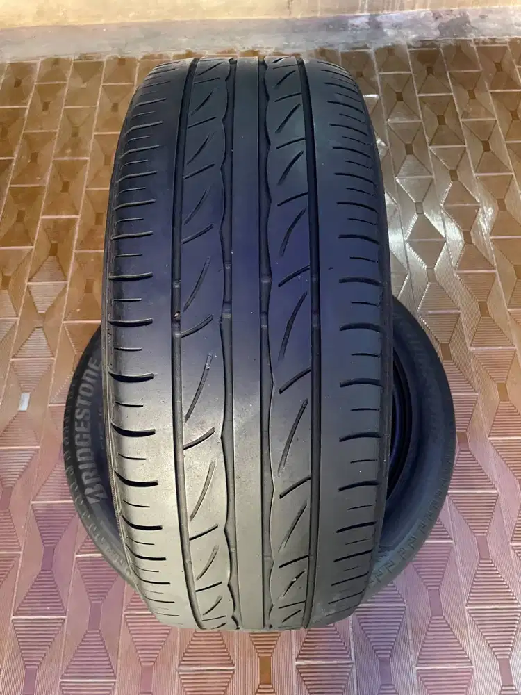 Ban Bridgestone Turanza AR10 215 55 r17 1Pcs