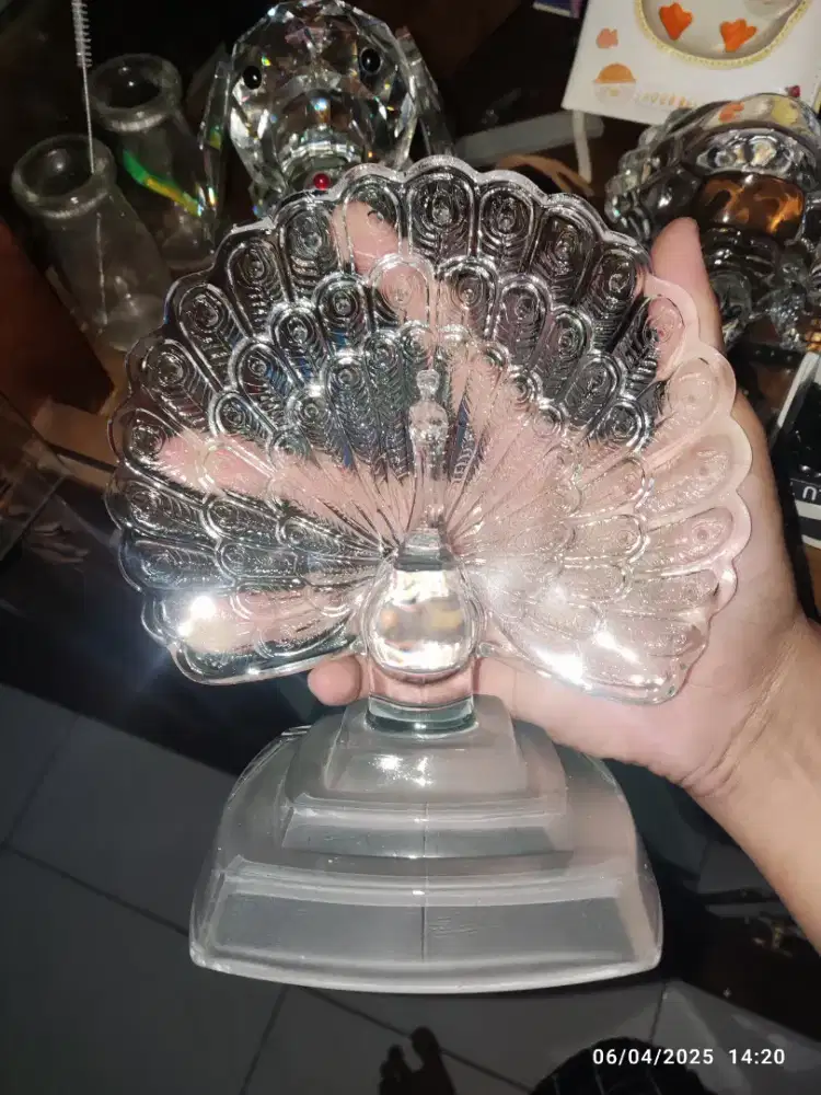 Pajangan hiasan crystal kristal merak