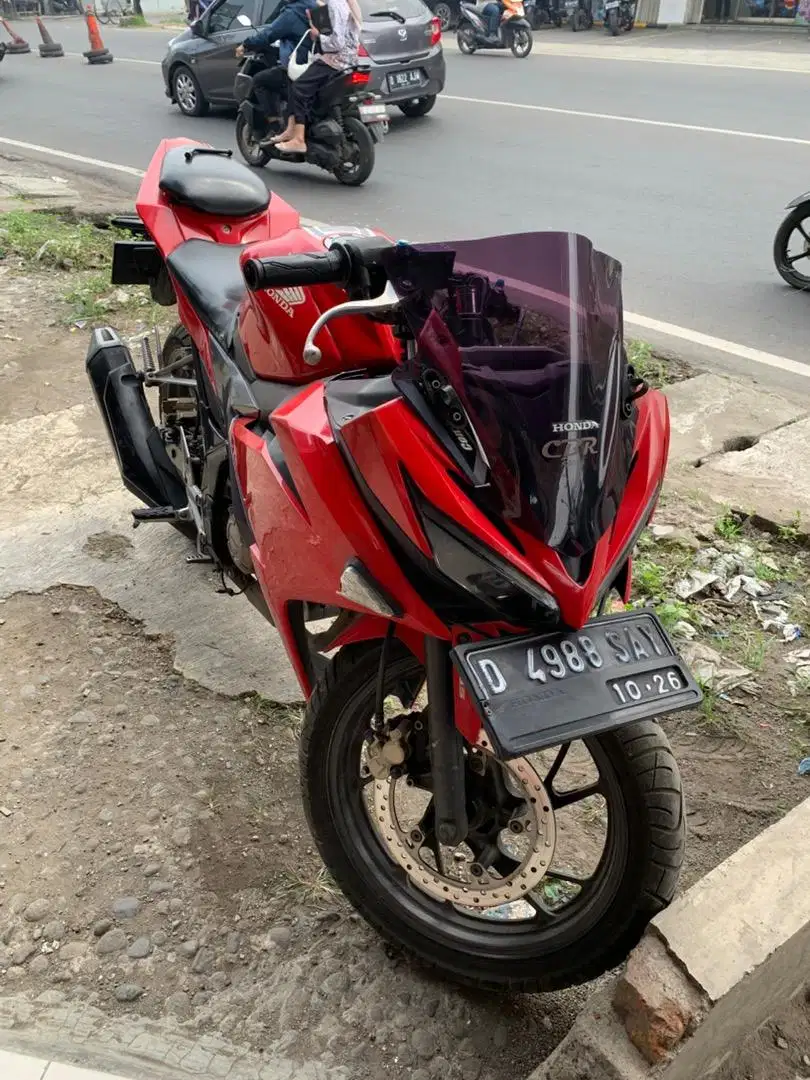 Honda Cbr 150 r tahun 2016