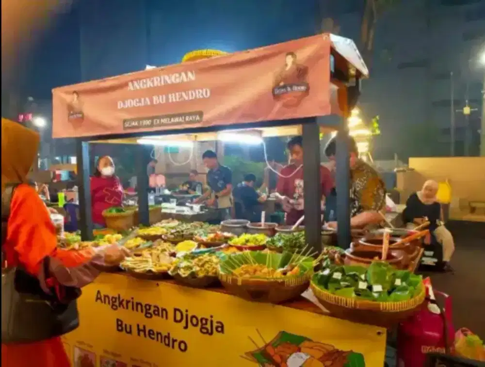 KARYAWAN ANGKRINGAN MERANGKAP BAWA MOBIL