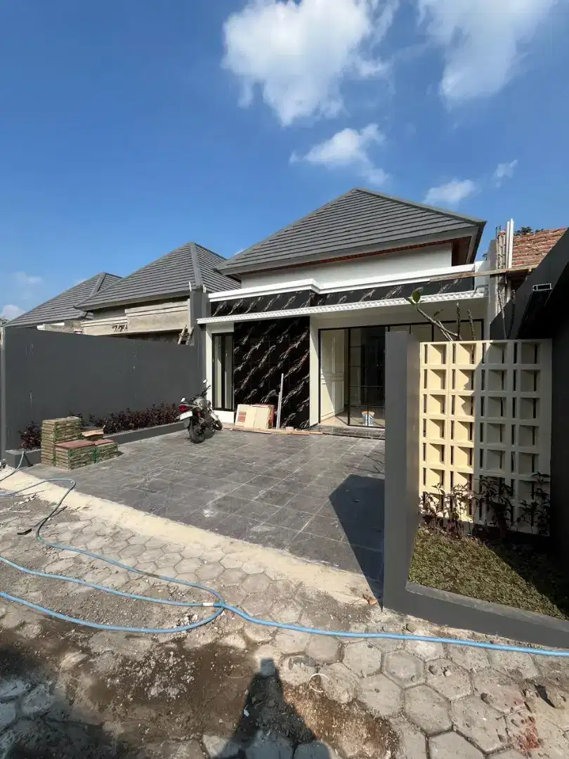 Rumah Modern Dalam Perumahan Dekat Uii Pusat 15 Menit Ke Maguwoharjo