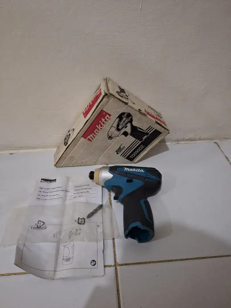 Screwdriver Cordless makita TD090DZ (unit only)