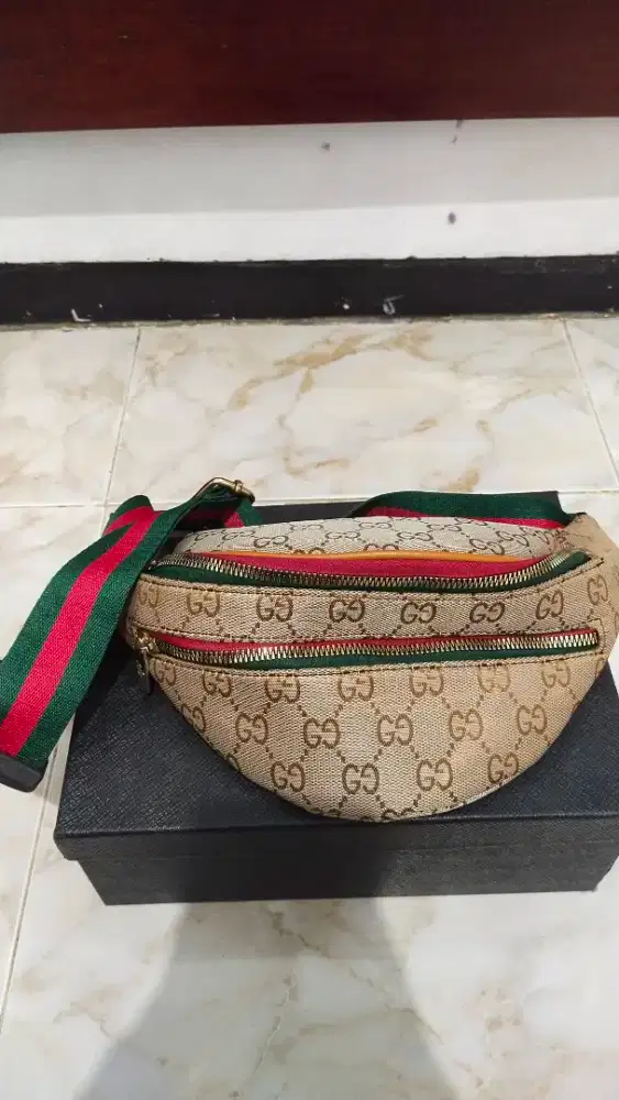 Waist bag Gucccii
