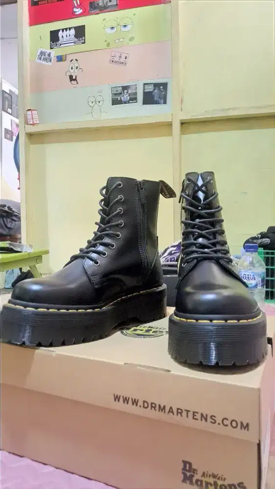 Dr. Martens Jadon