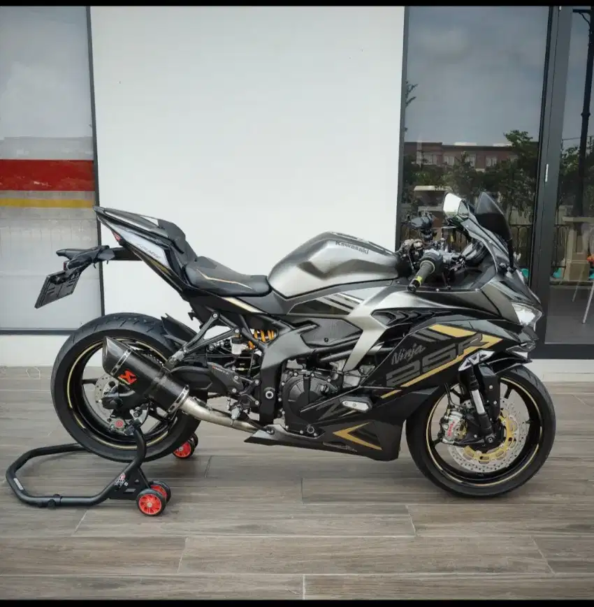 Kawasaki ZX25r ABS SE
