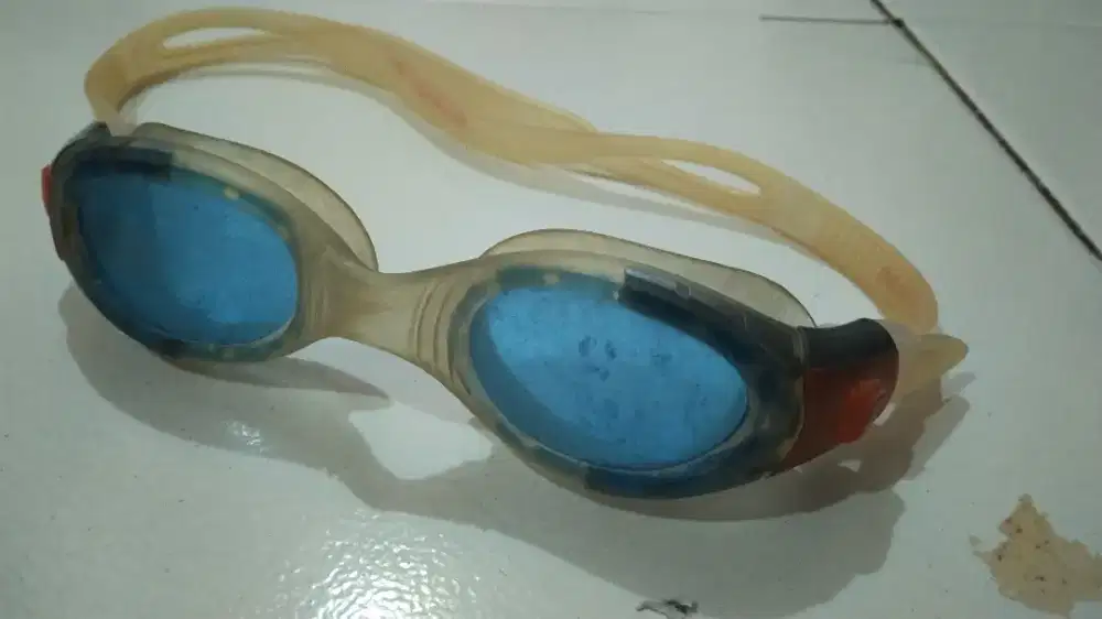 kacamata renang ori / kacamata renang bekas