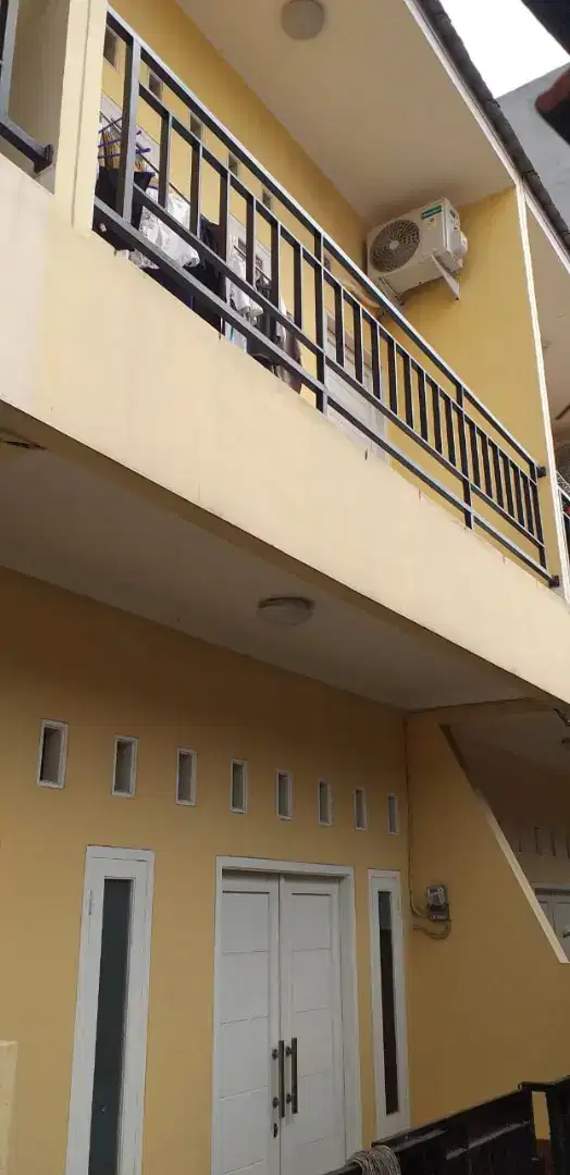 Di Sewakan Rumah 2 Lantai