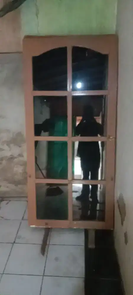 Kusen Jendela Ada 4 PCS Layak Pakai Lokasi Di Pondok Sukmajaya Permai