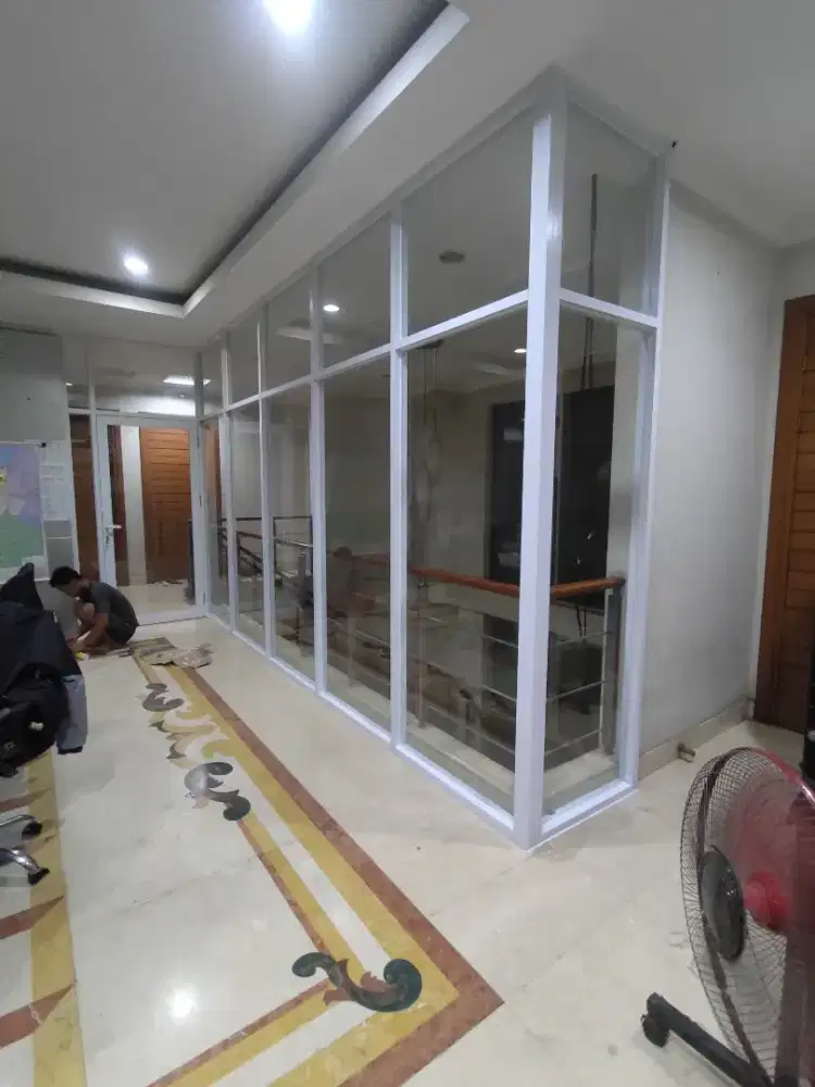 Jasa tukang partisi kaca aluminium pintu jenedela