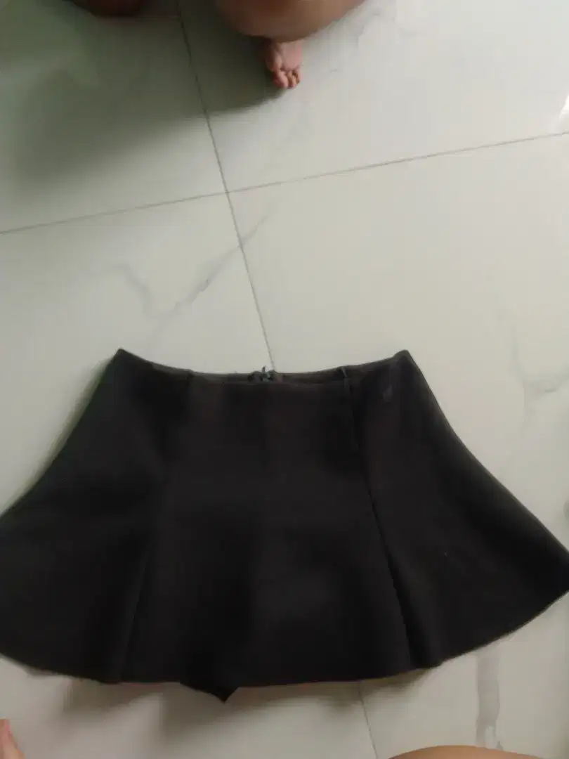 Celana rok perempuan