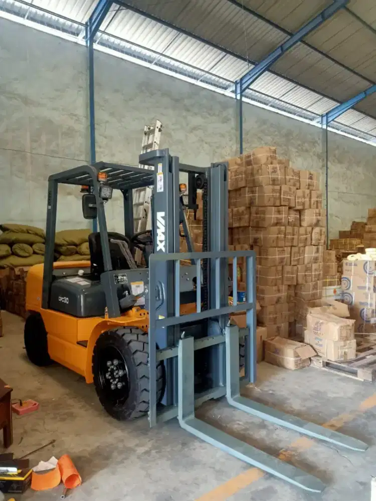 Forklift Diesel dan Listrik Murah