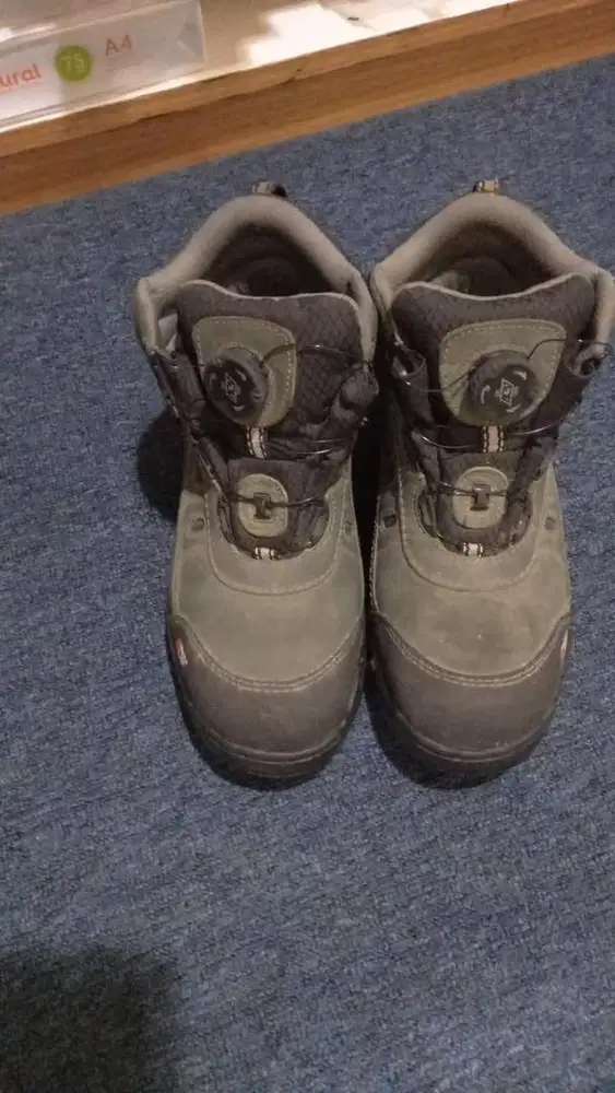 Sepatu Safety warna army