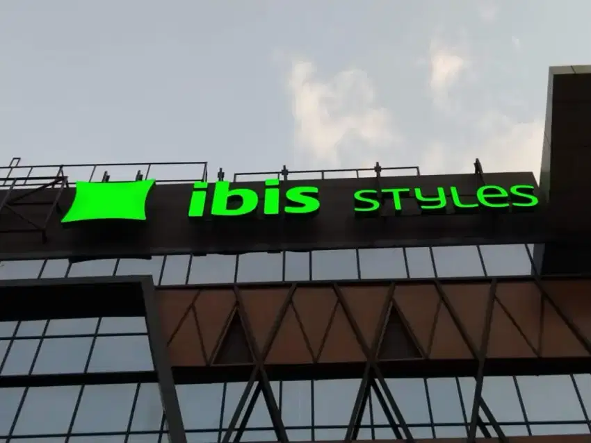 Signage Custom. Lettersign. Huruf Timbul LED. Neon Box. Billboard ACP