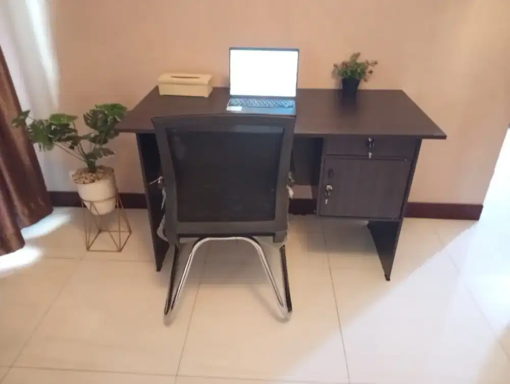 Meja Kerja, Meja Kantor, Meja Komputer + Kursi Kerja Hadap Kaki Besi
