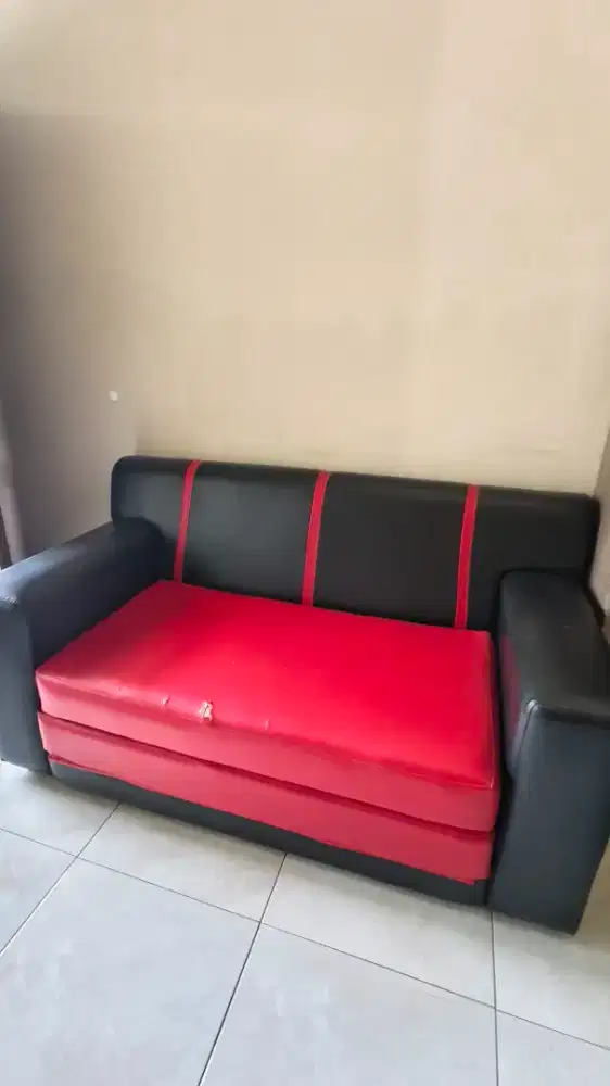 Dijual Sofabed Merah Ferrari
