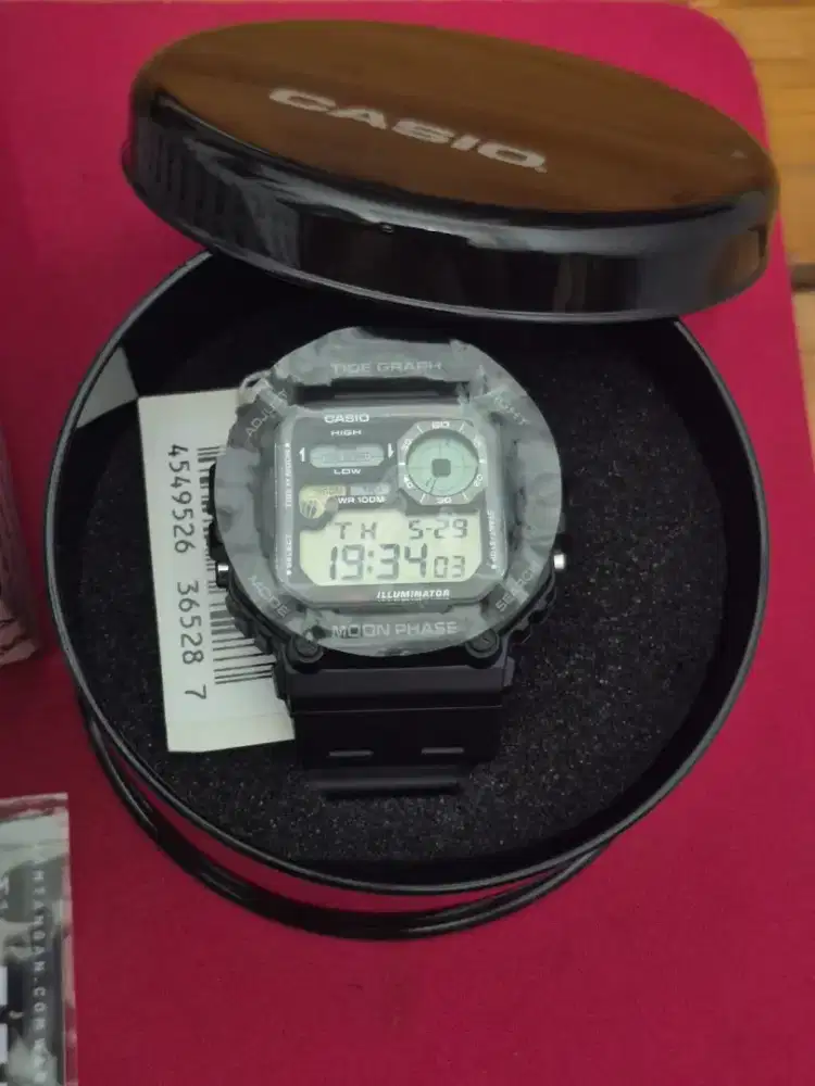 Casio WS-1700H Men Illuminator Black Resin Band