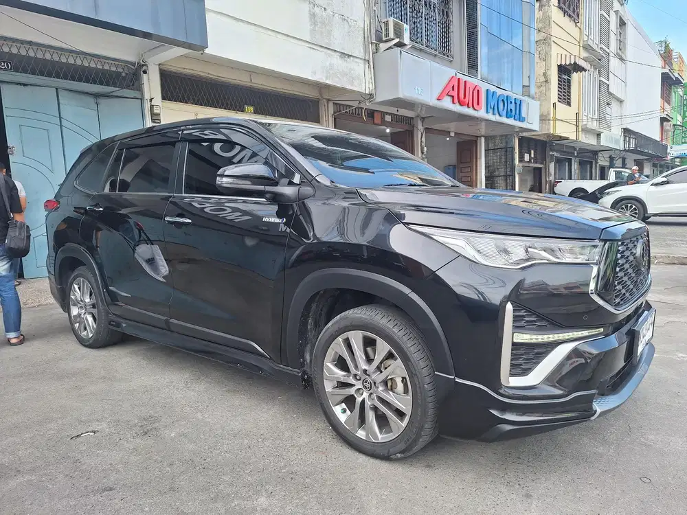 INNOVA ZENIX Q HYBRID MODELISTA 2023 HITAM