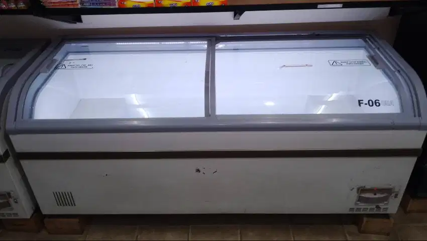 DIJUAL!! GEA FREEZER 700 LITER